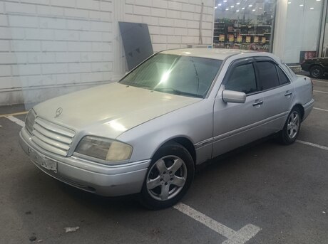 Mercedes C 180