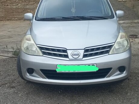 Nissan Tiida 2012