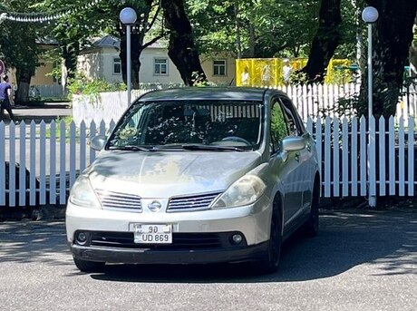 Nissan Tiida 2007
