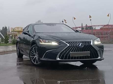 Lexus ES 300h 2022