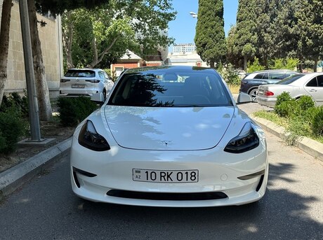Tesla Model 3 2023