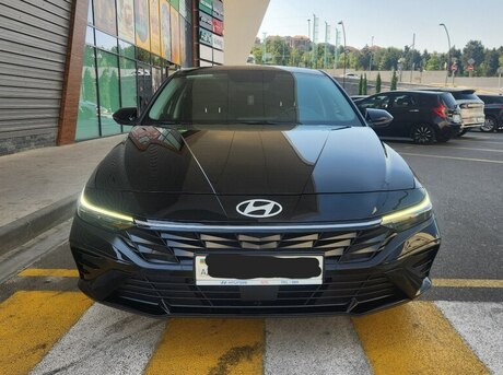 Hyundai Elantra 2024