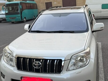 Toyota Land Cruiser Prado 2011