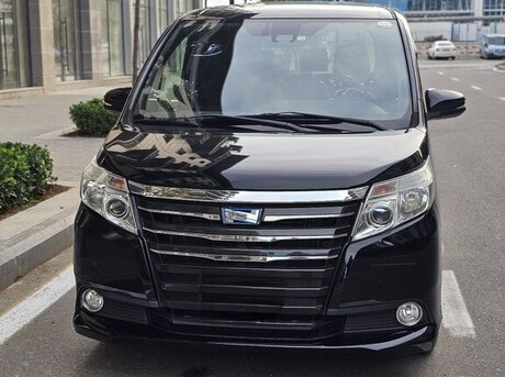 Toyota Noah 2016