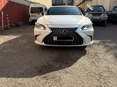 Lexus ES 300h 2024