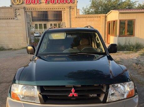 Mitsubishi Pajero 2000