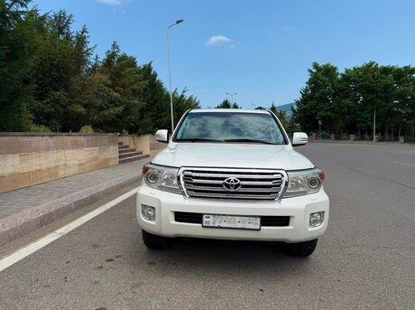 Toyota Land Cruiser 2011