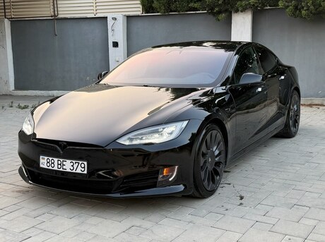 Tesla Model S 2018
