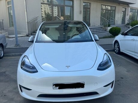 Tesla Model Y 2023