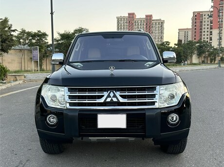 Mitsubishi Pajero 2010