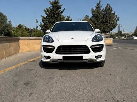 Porsche Cayenne GTS 2012