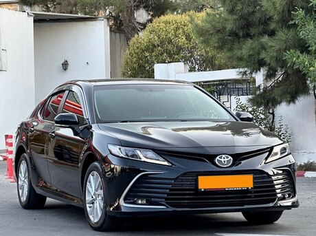 Toyota Camry 2021
