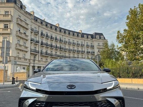 Toyota Camry 2025