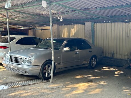 Mercedes E 240 1999