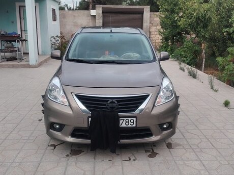 Nissan Sunny 2012