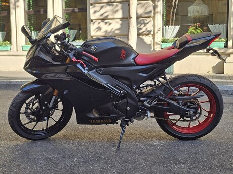 Yamaha R15 V4 2023