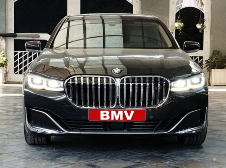 BMW 750 2020