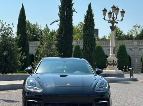 Porsche Panamera 2022