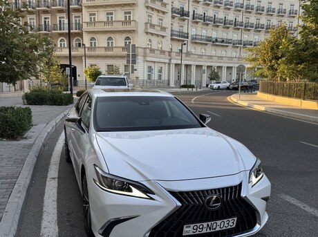 Lexus ES 300h 2024