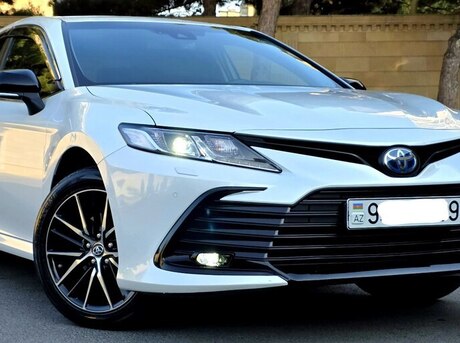 Toyota Camry 2021