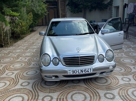 Mercedes E 270 2000