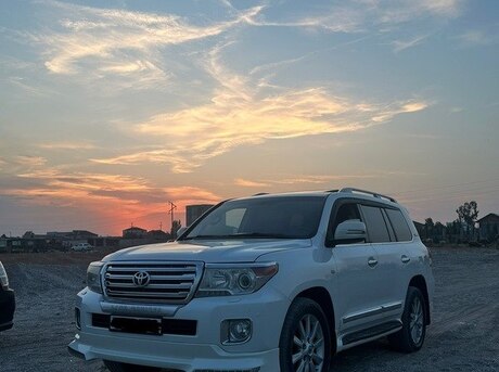 Toyota Land Cruiser 2011