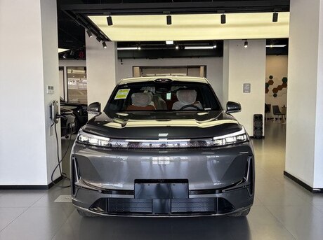 Geely  2025