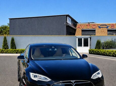 Tesla Model S 2014