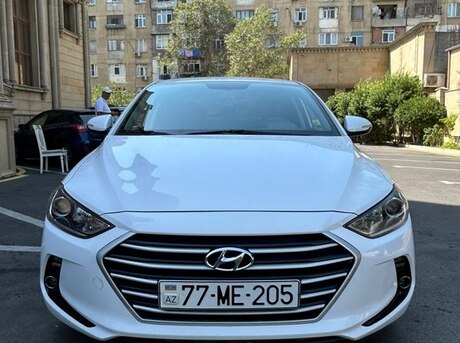 Hyundai Elantra 2018