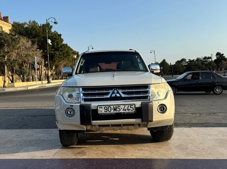 Mitsubishi Pajero 2011