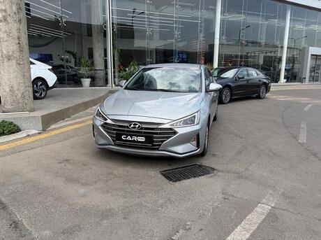 Hyundai Elantra 2019