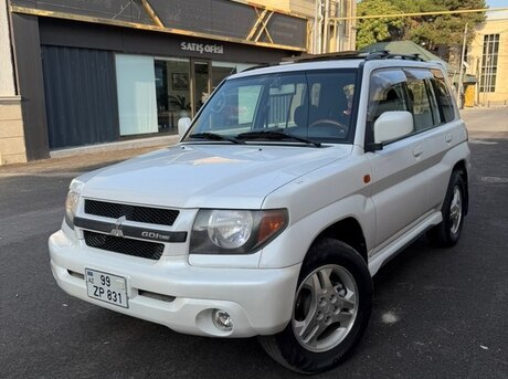 Mitsubishi Pajero io 2001