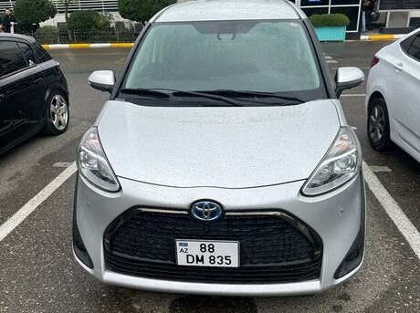 Toyota Sienta 2020