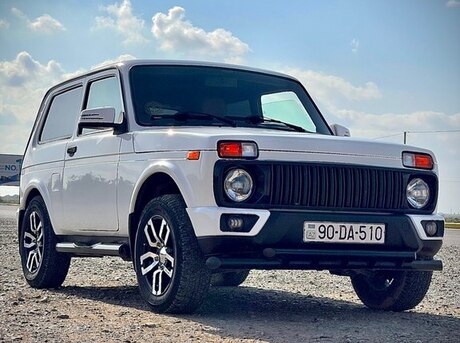 LADA (VAZ) Niva 2011