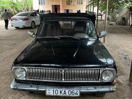 GAZ 24 1986