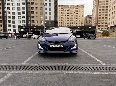 Hyundai Elantra 2012