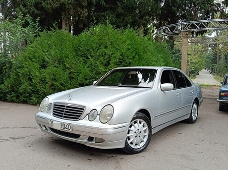 Mercedes E 220 2000