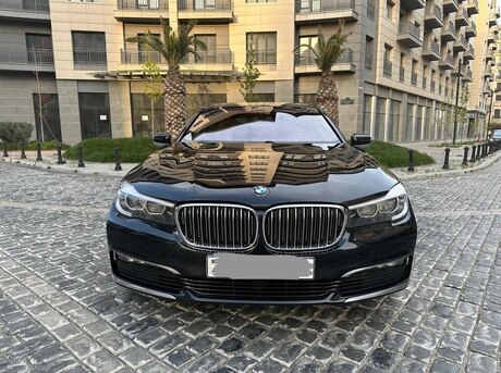 BMW 750 2017