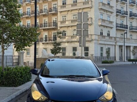 Hyundai Elantra 2012
