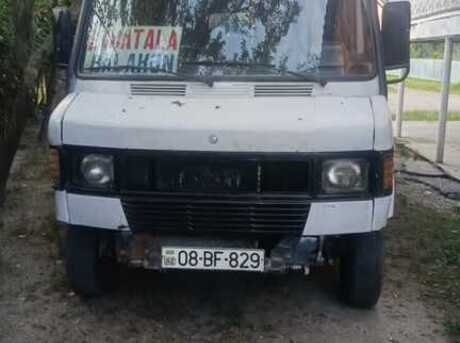 Mercedes 208 D 1990