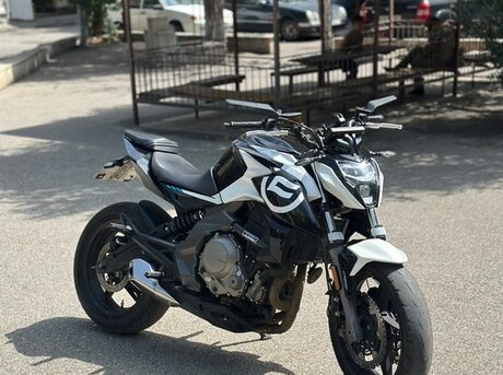 CFMOTO 650 NK 2022