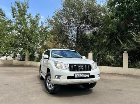 Toyota Land Cruiser Prado 2013