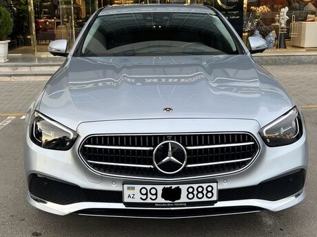 Mercedes E 300 e 4MATIC 2022