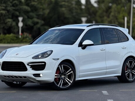 Porsche Cayenne GTS 2013