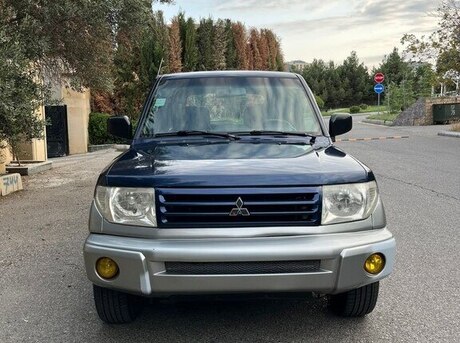 Mitsubishi Pajero io 1998