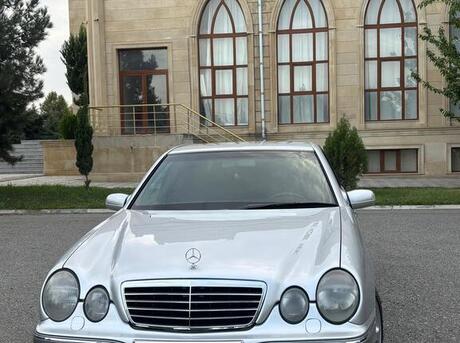 Mercedes E 240 2000