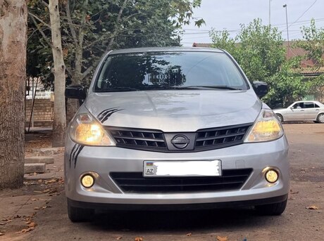 Nissan Tiida 2012