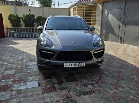Porsche Cayenne GTS 2012