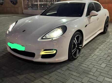 Porsche Panamera Turbo 2010