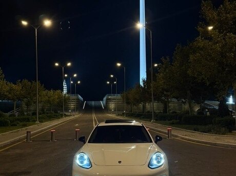 Porsche Panamera Turbo 2010